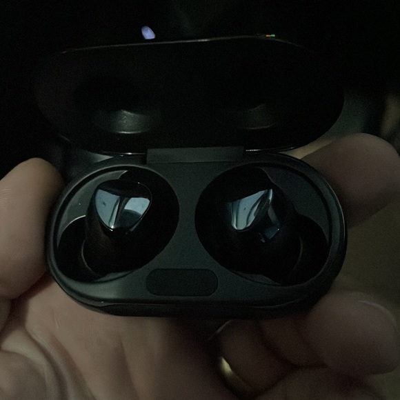 Samsung airpods - Picture 2 of 2